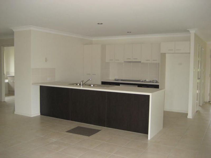 6 Alpine Court, Cranley QLD 4350