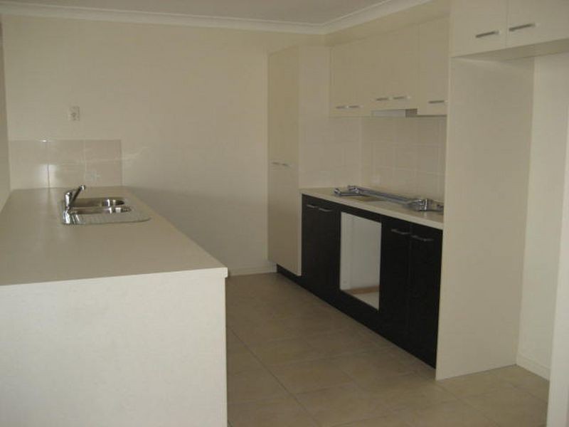 6 Alpine Court, Cranley QLD 4350