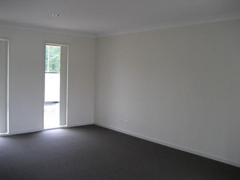 6 Alpine Court, Cranley QLD 4350