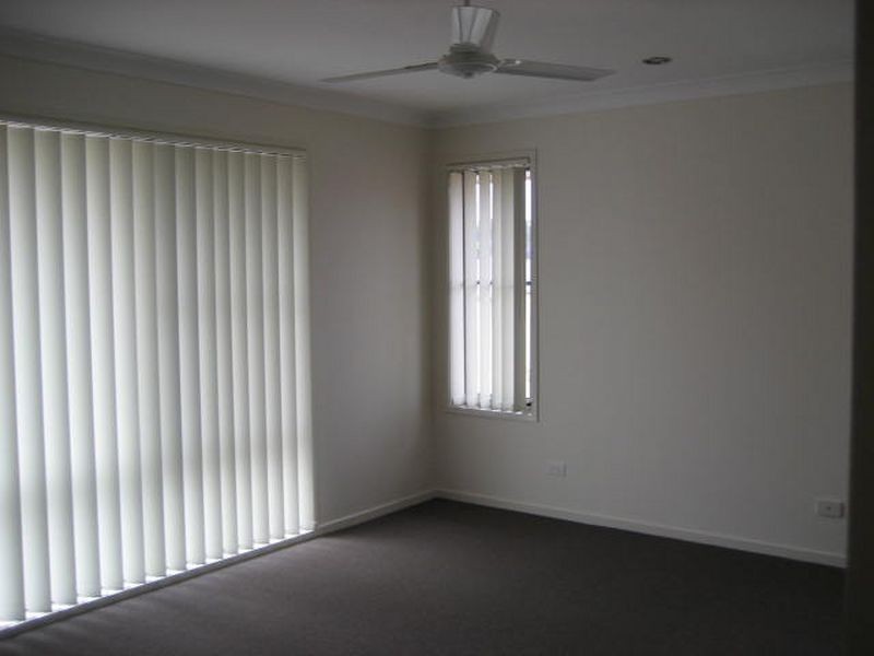 6 Alpine Court, Cranley QLD 4350