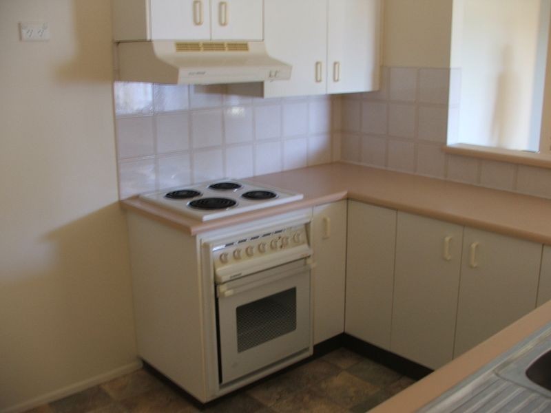 8 Moore Crescent, Wilsonton QLD 4350