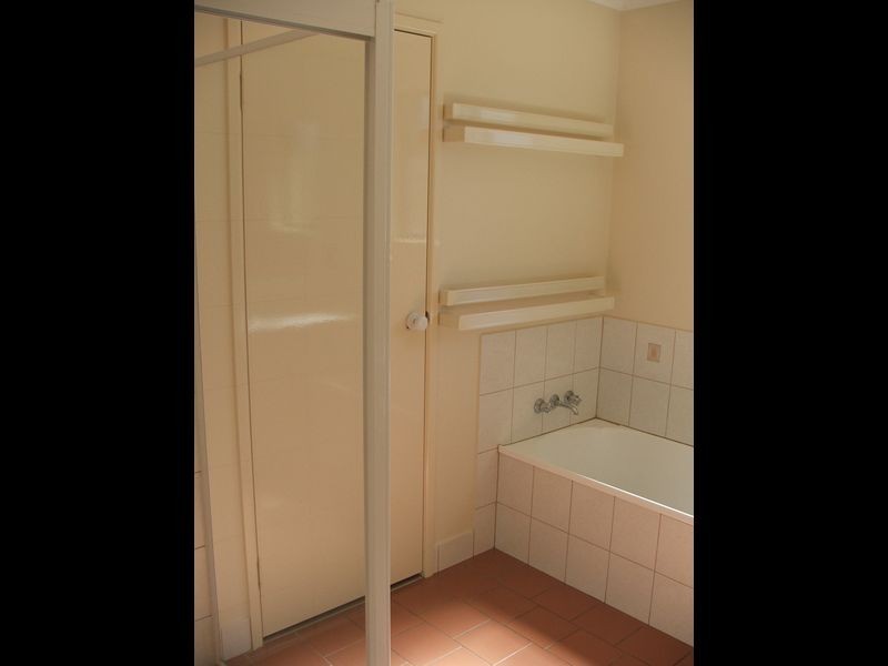 8 Moore Crescent, Wilsonton QLD 4350