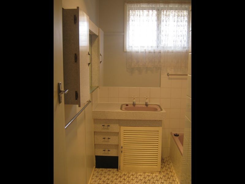 1 Tomkinson Street, Wilsonton QLD 4350