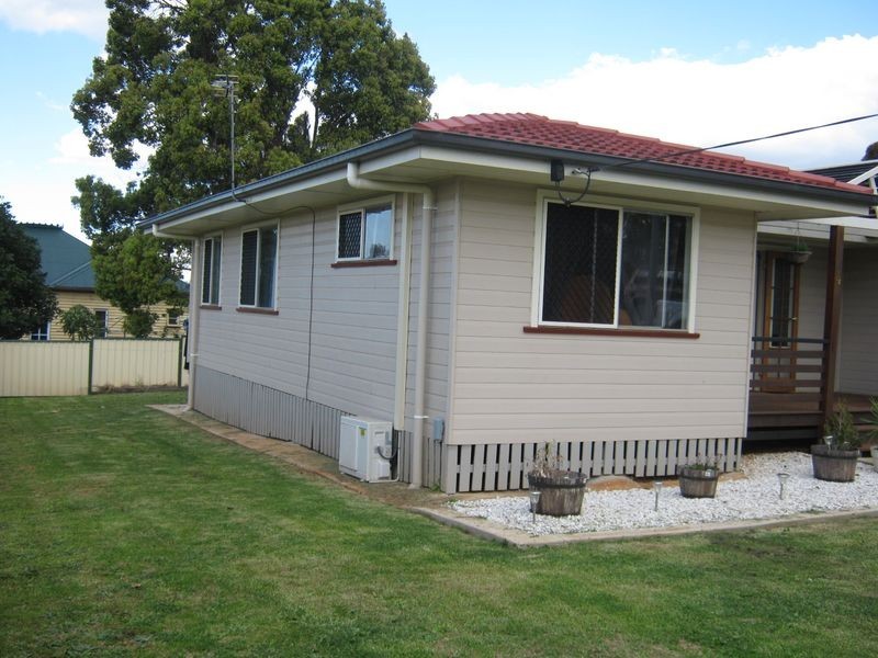 4 Hillside Street, Newtown QLD 4350