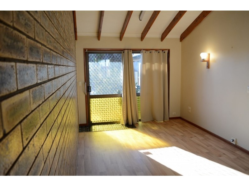 2/18 Hawker Street, Wilsonton QLD 4350