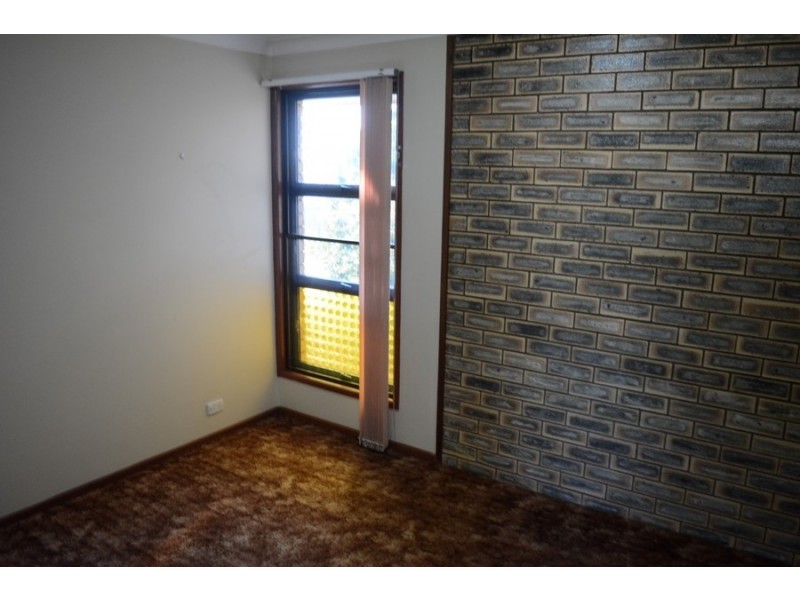 2/18 Hawker Street, Wilsonton QLD 4350