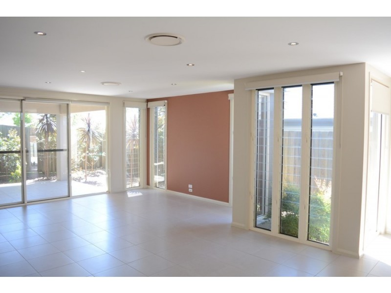 4/223 Mackenzie Street, Centenary Heights QLD 4350