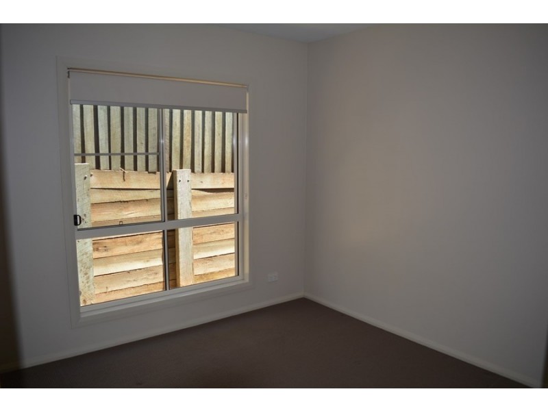 4/223 Mackenzie Street, Centenary Heights QLD 4350