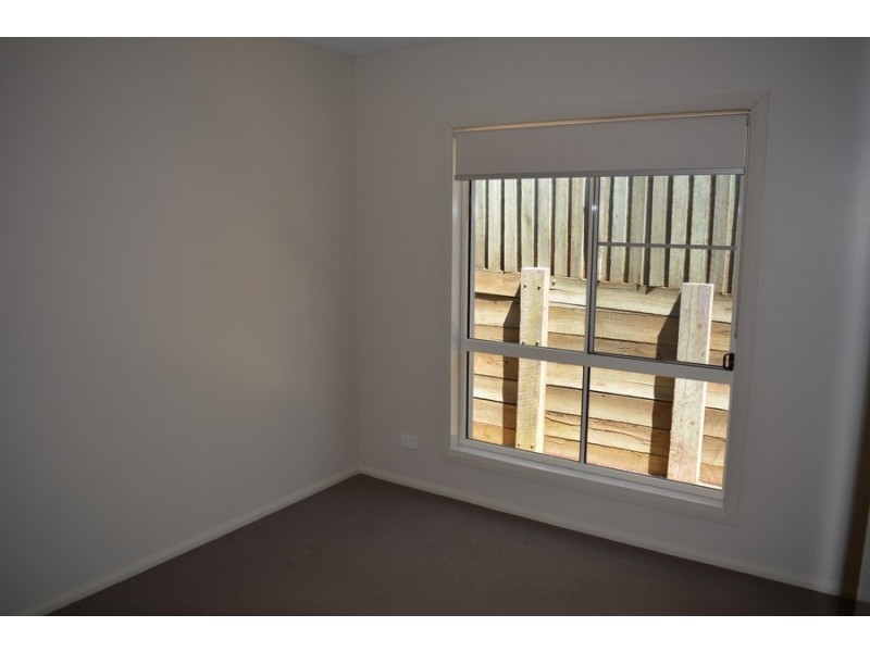 4/223 Mackenzie Street, Centenary Heights QLD 4350