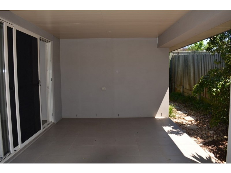 4/223 Mackenzie Street, Centenary Heights QLD 4350