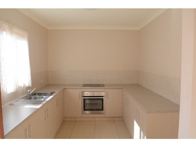 2/4 Creek Street, Toowoomba QLD 4350