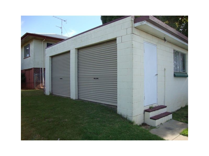 176 Jellicoe Street, Newtown QLD 4305