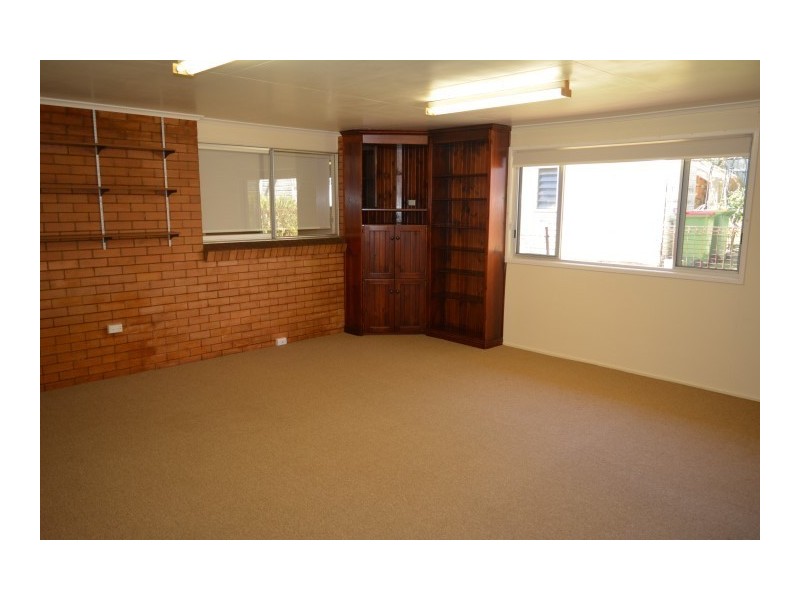 24 Mary Street, Mount Lofty QLD 4350