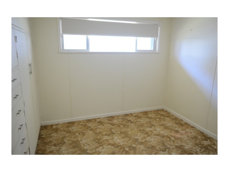 24 Mary Street, Mount Lofty QLD 4350