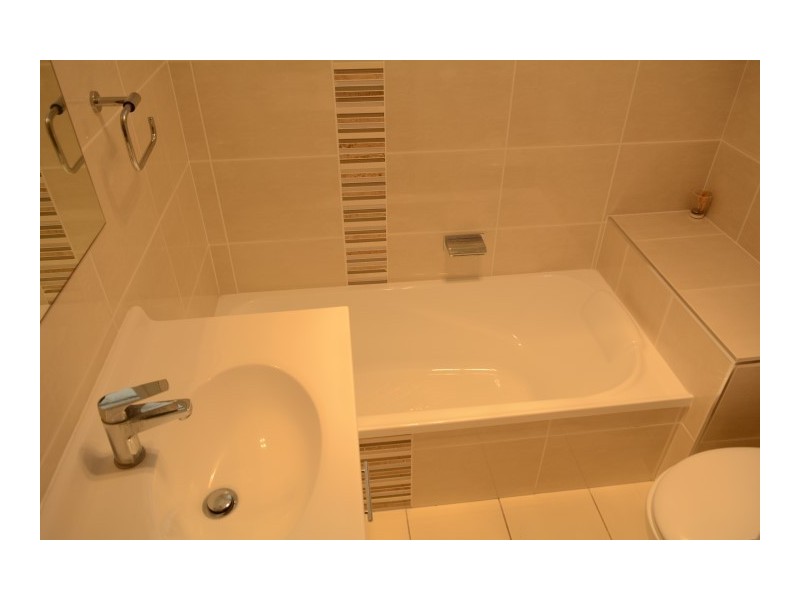 24 Mary Street, Mount Lofty QLD 4350