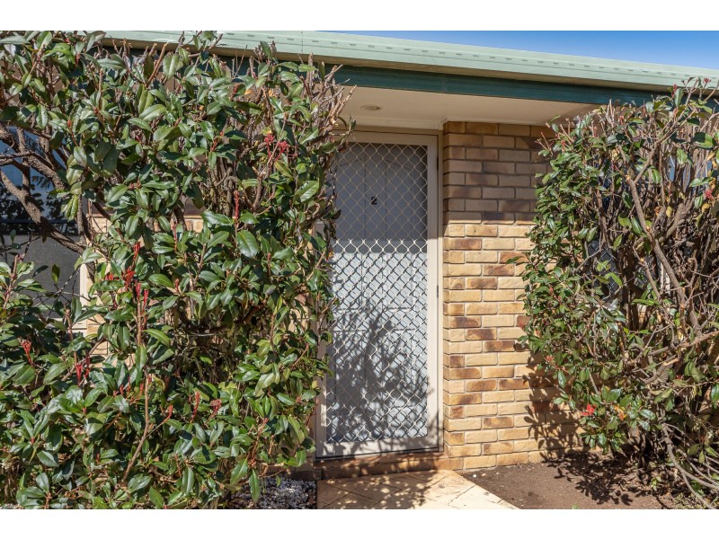 2/5 Quinlan Court, Darling Heights QLD 4350