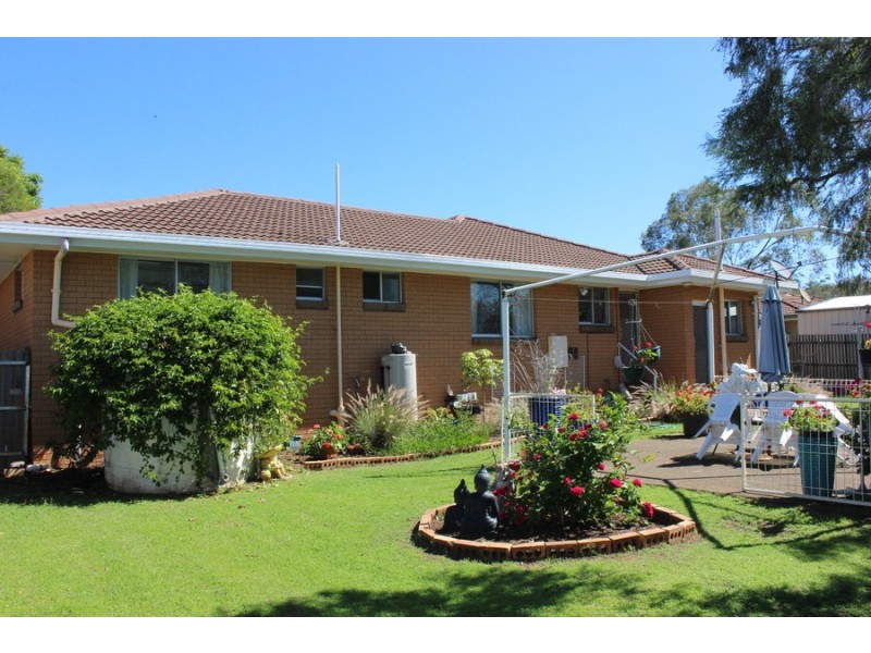 3 Robb Street, Oakey QLD 4401