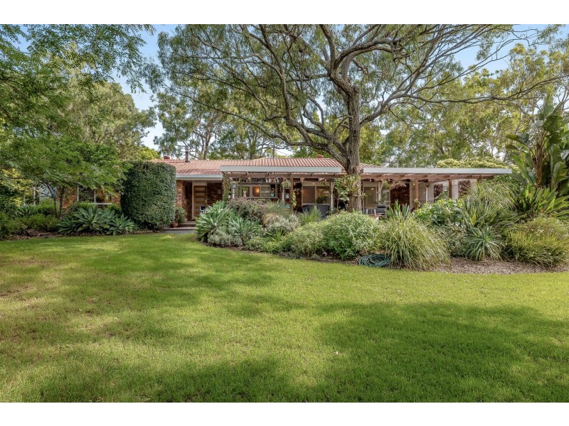 1 Birdland Drive, Glenvale QLD 4350