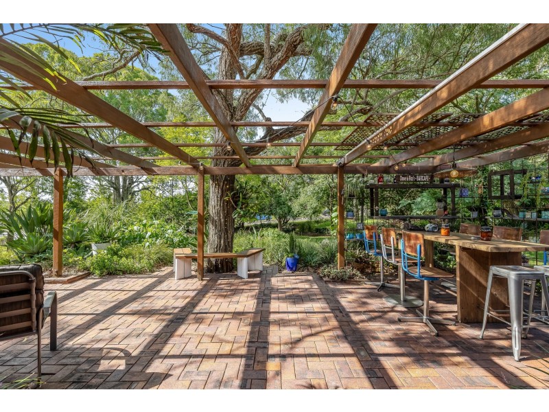 1 Birdland Drive, Glenvale QLD 4350
