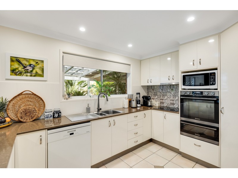 1 Birdland Drive, Glenvale QLD 4350