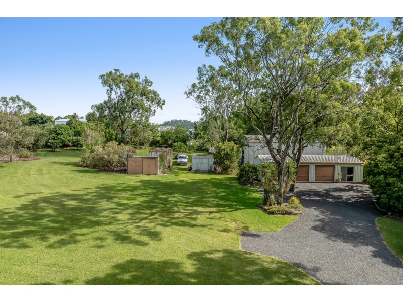 1 Birdland Drive, Glenvale QLD 4350
