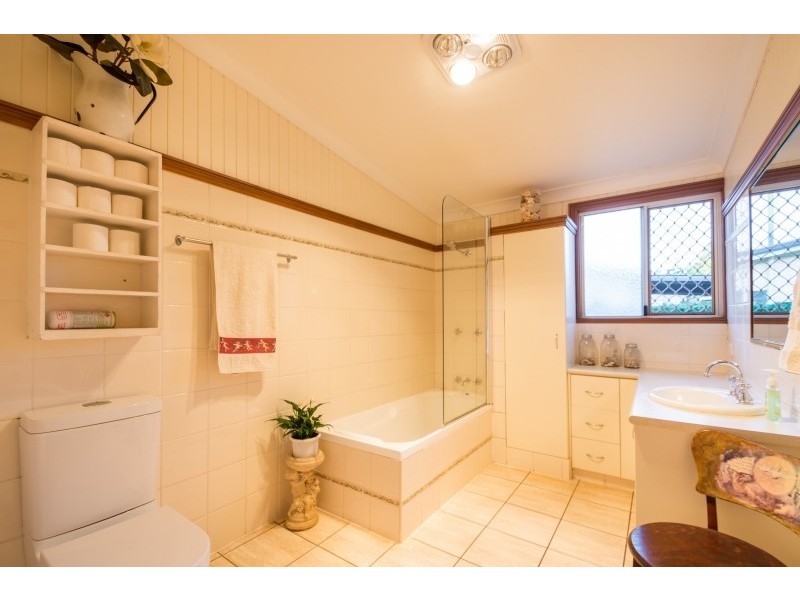 16 Stone Street, Wilsonton QLD 4350