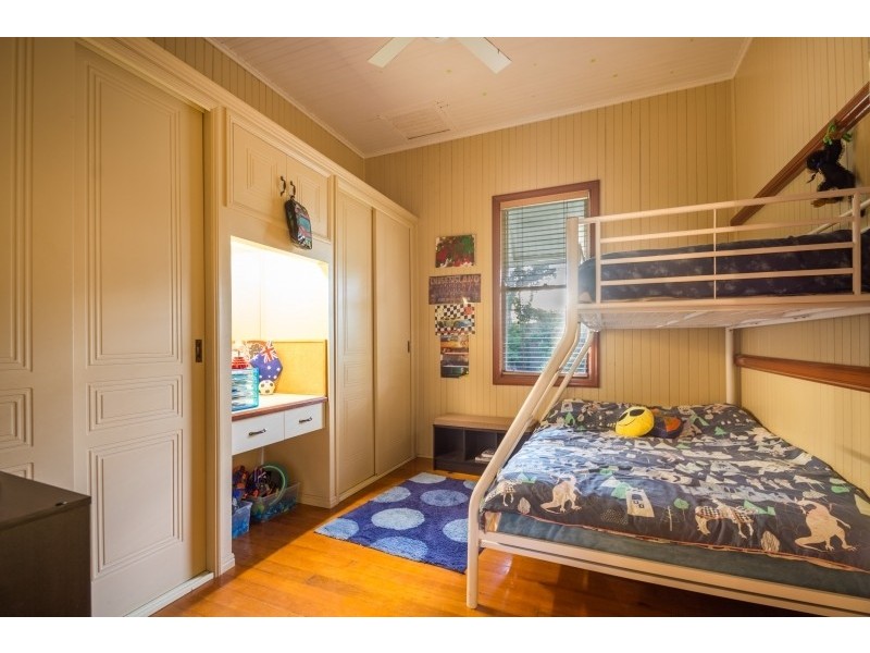 16 Stone Street, Wilsonton QLD 4350