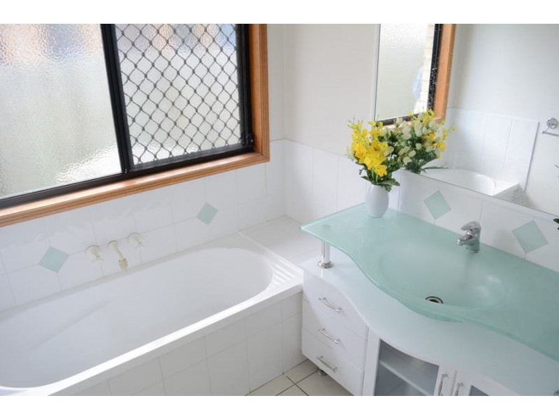 1/7 Rama Court, Kearneys Spring QLD 4350