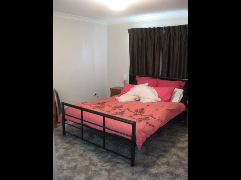 8 Stoneyhurst Court, Glenvale QLD 4350