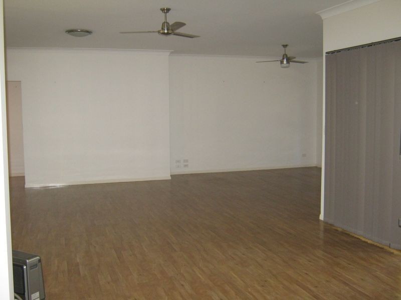 9 Karingal Court, Glenvale QLD 4350