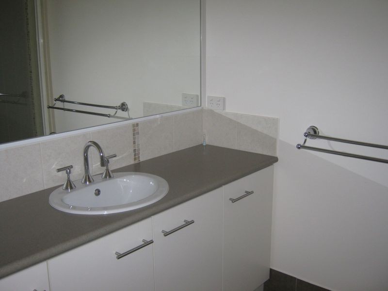 9 Karingal Court, Glenvale QLD 4350