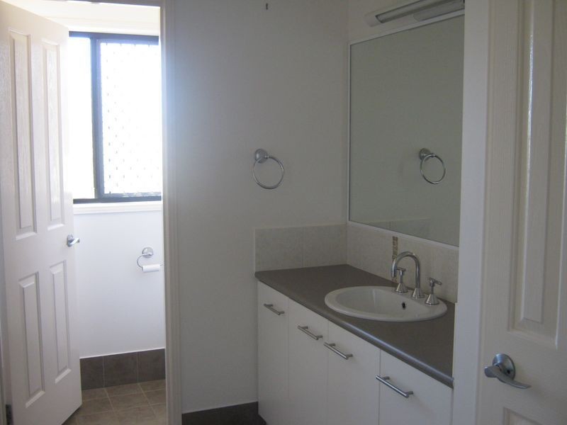 9 Karingal Court, Glenvale QLD 4350