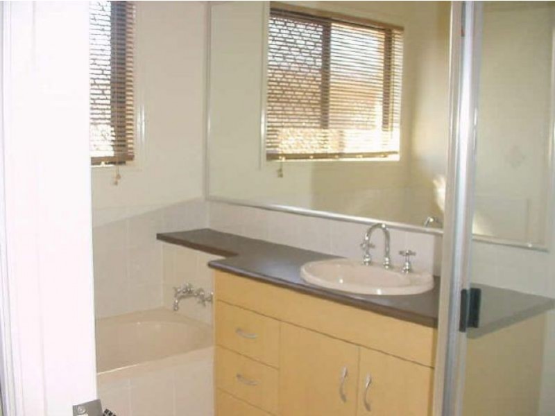 19 Prime Minister Drive, Middle Ridge QLD 4350