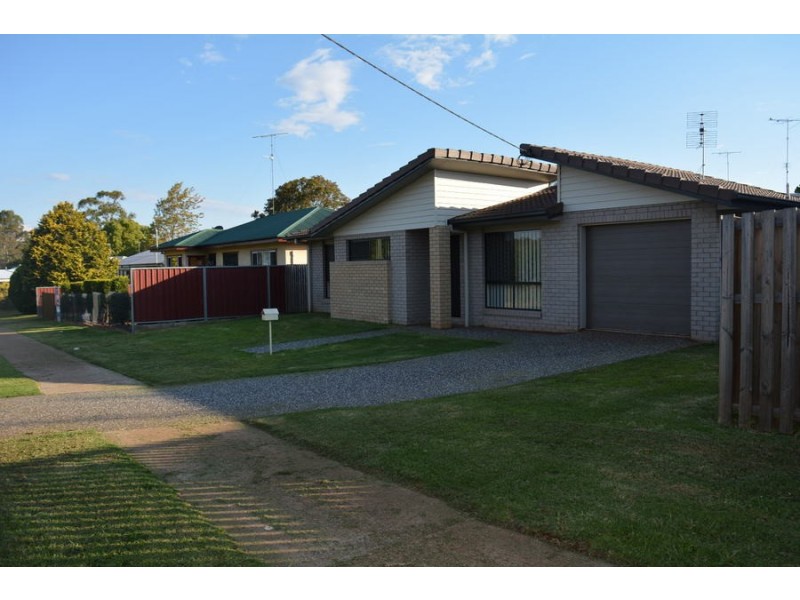 1/274 Long Street, South Toowoomba QLD 4350