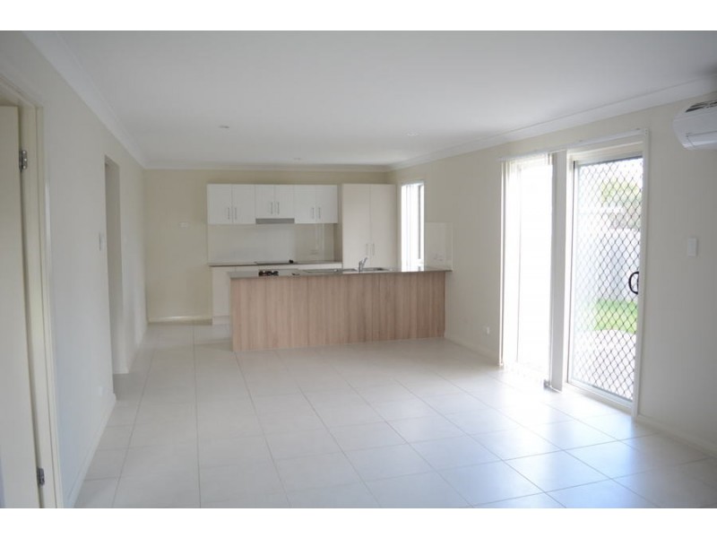 3/274 Long Street, South Toowoomba QLD 4350