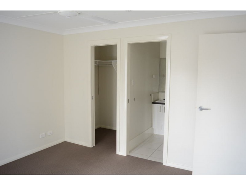 3/274 Long Street, South Toowoomba QLD 4350