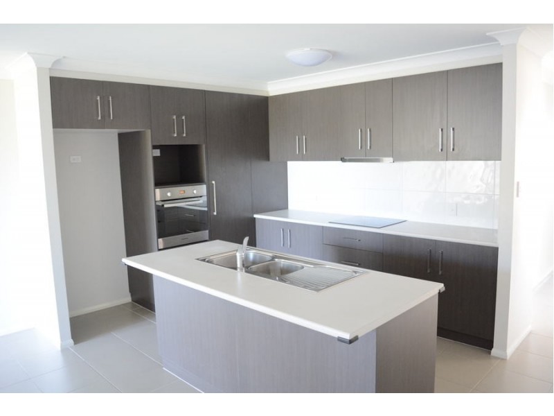 1/15 Grandslam Street, Glenvale QLD 4350