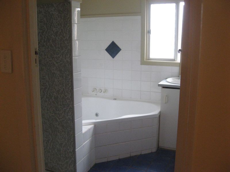 281 Tor Street, Wilsonton QLD 4350