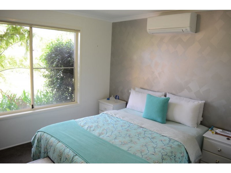 28 Catalina Drive, Wilsonton QLD 4350