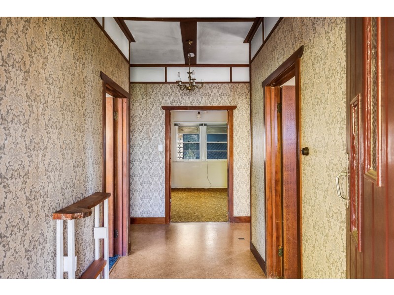 2 Violet Street, Harristown QLD 4350