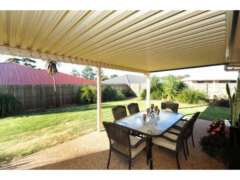 352 Mackenzie Street, Middle Ridge QLD 4350