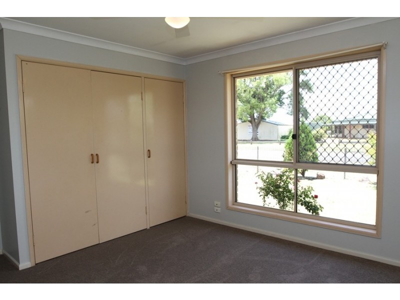 1 Sybyl Street, Harristown QLD 4350