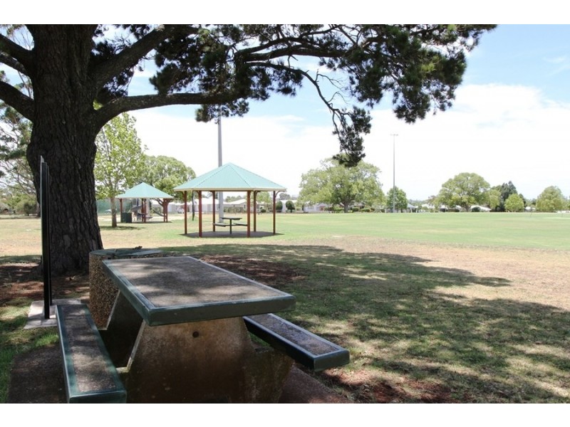 1 Sybyl Street, Harristown QLD 4350