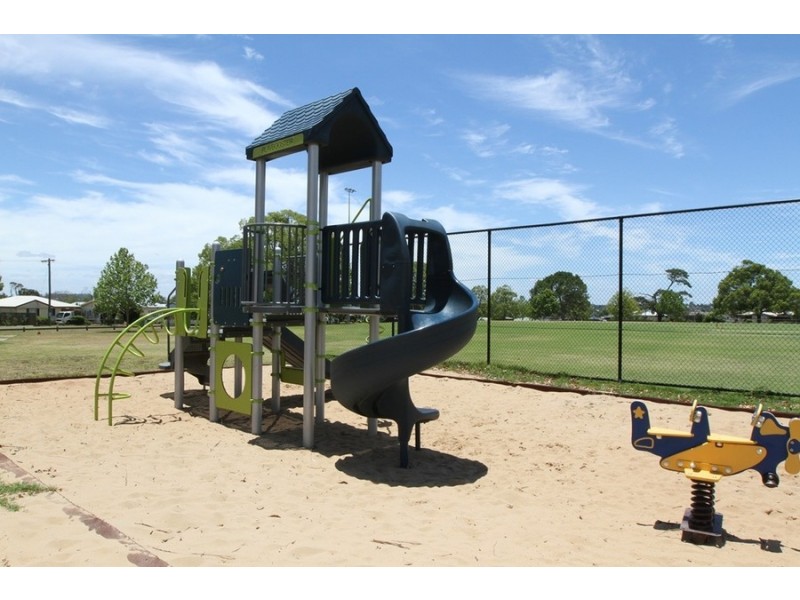 1 Sybyl Street, Harristown QLD 4350