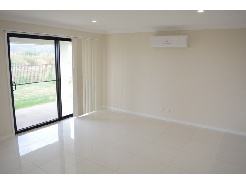 1/33 Mia Street, Wyreema QLD 4352