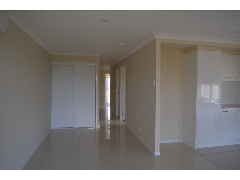 2/33 Mia Street, Wyreema QLD 4352