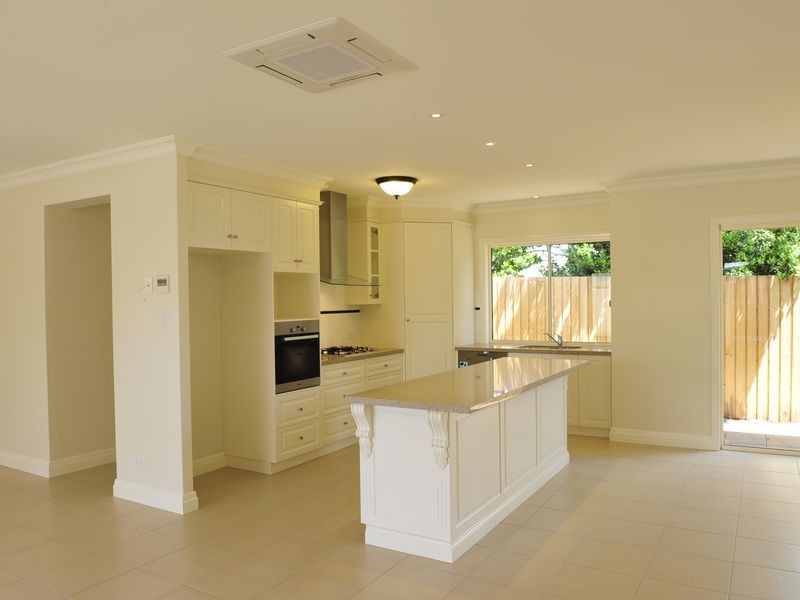 4/82 Curzon Street, East Toowoomba QLD 4350