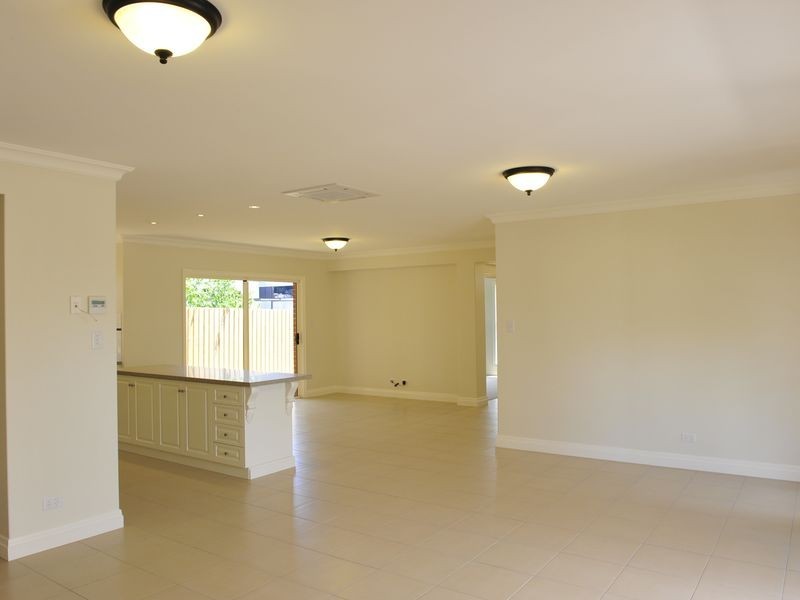 4/82 Curzon Street, East Toowoomba QLD 4350