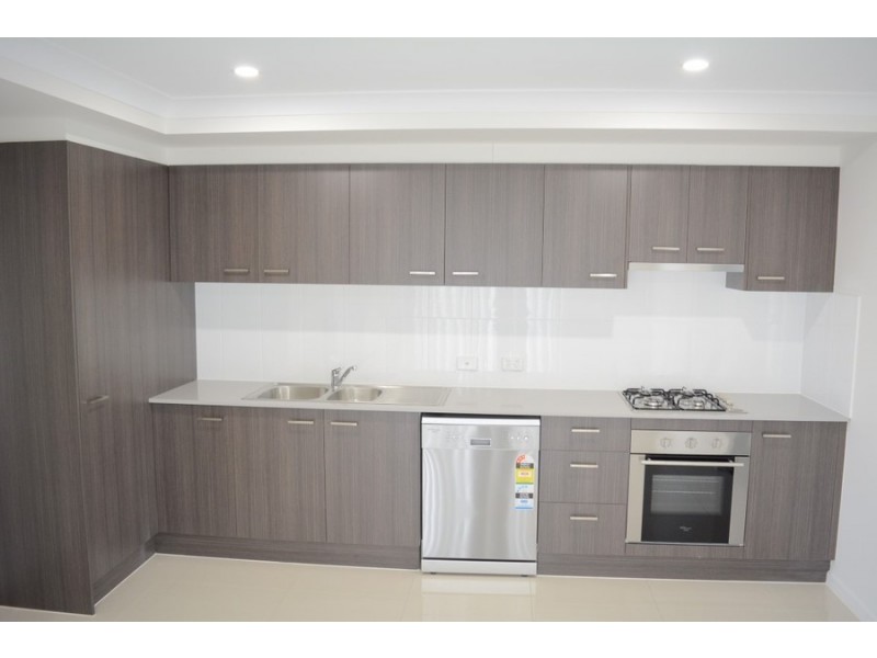 2/13 Kensei Street, Wyreema QLD 4352