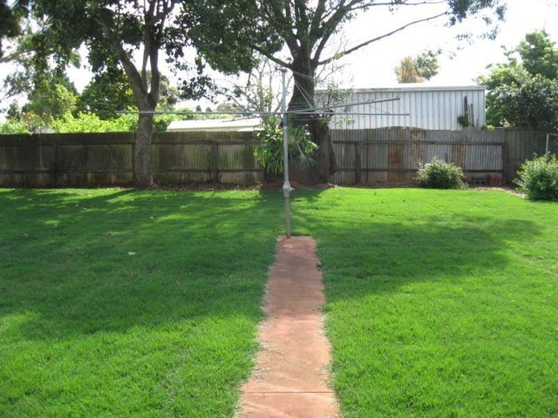 33 Obst Street, Harristown QLD 4350